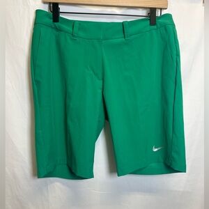 Nike Golf Dri-Fit Shorts Womens Size 6 Green Flat Front